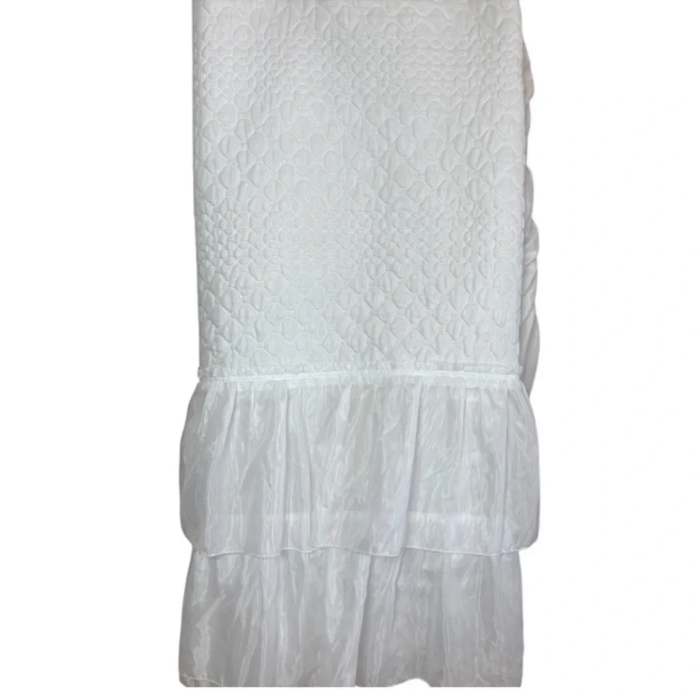 Vintage Quilt Ruffle Bedspread White Full Size Bed Ruffle Farmhouse Cottage Core
